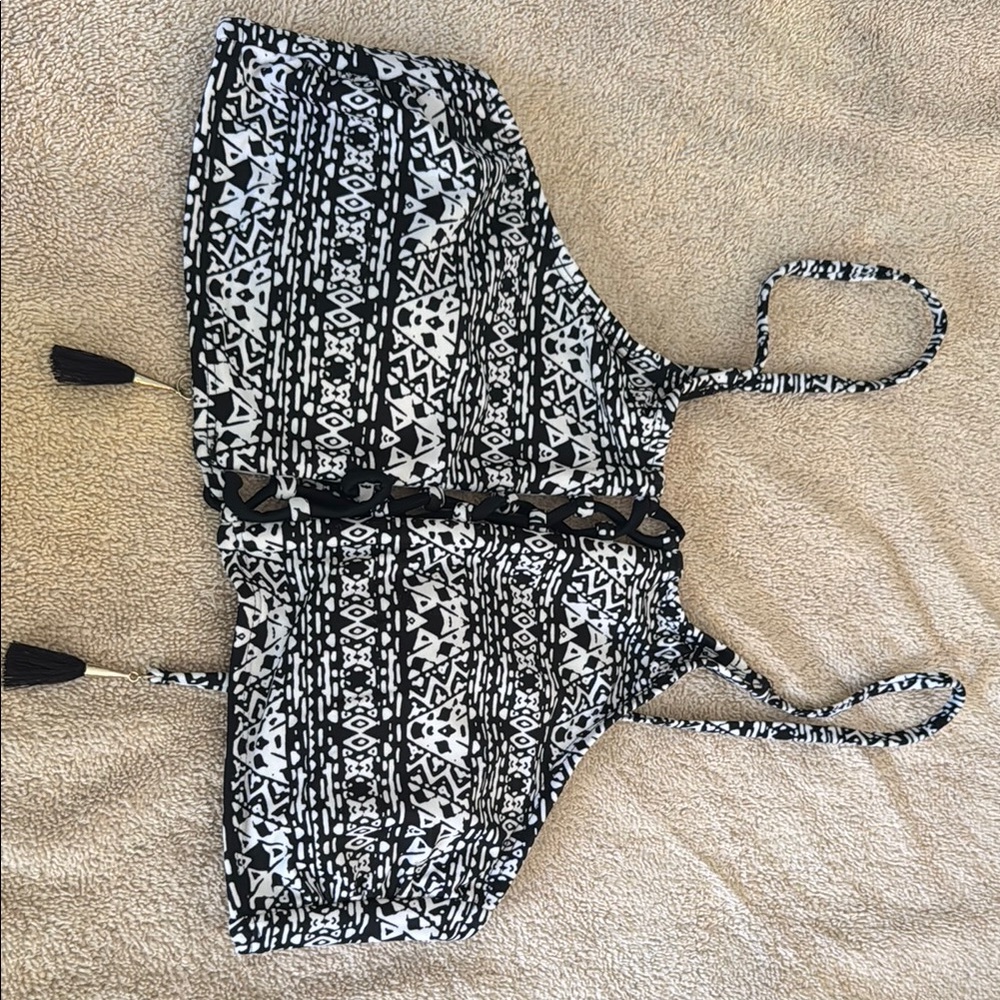 Ambrielle Black and White Patterned Swim Top